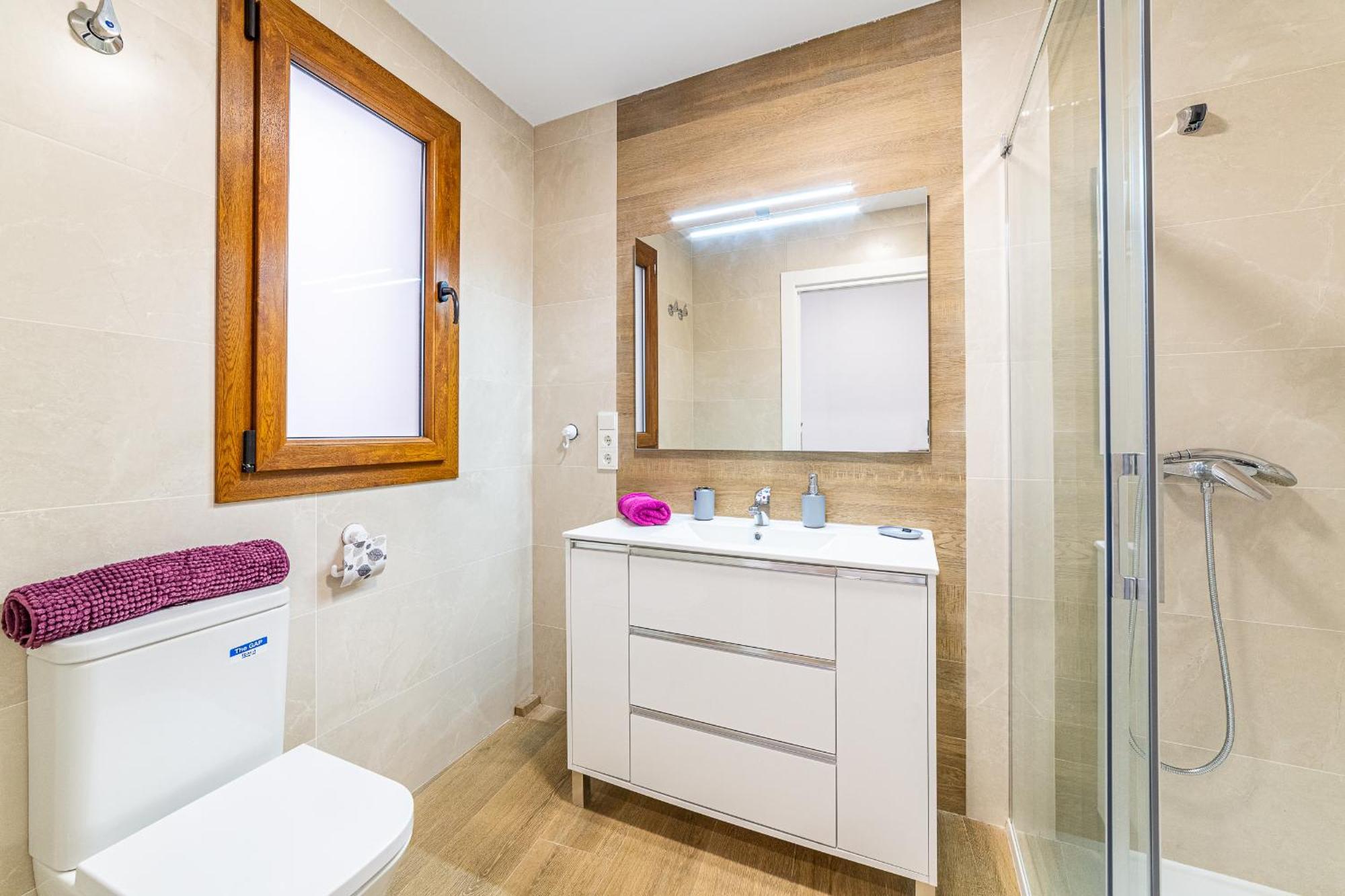 Casa Gomez, Parking Gratuito En Pleno Centro Almeria
