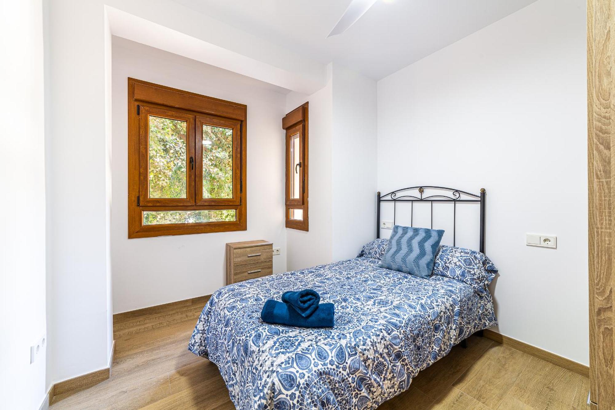 Casa Gomez, Parking Gratuito En Pleno Centro Almeria